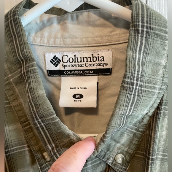 Columbia 💯% cotton Men’s Button down Green Plaid size M Medium - Picture 6 of 11